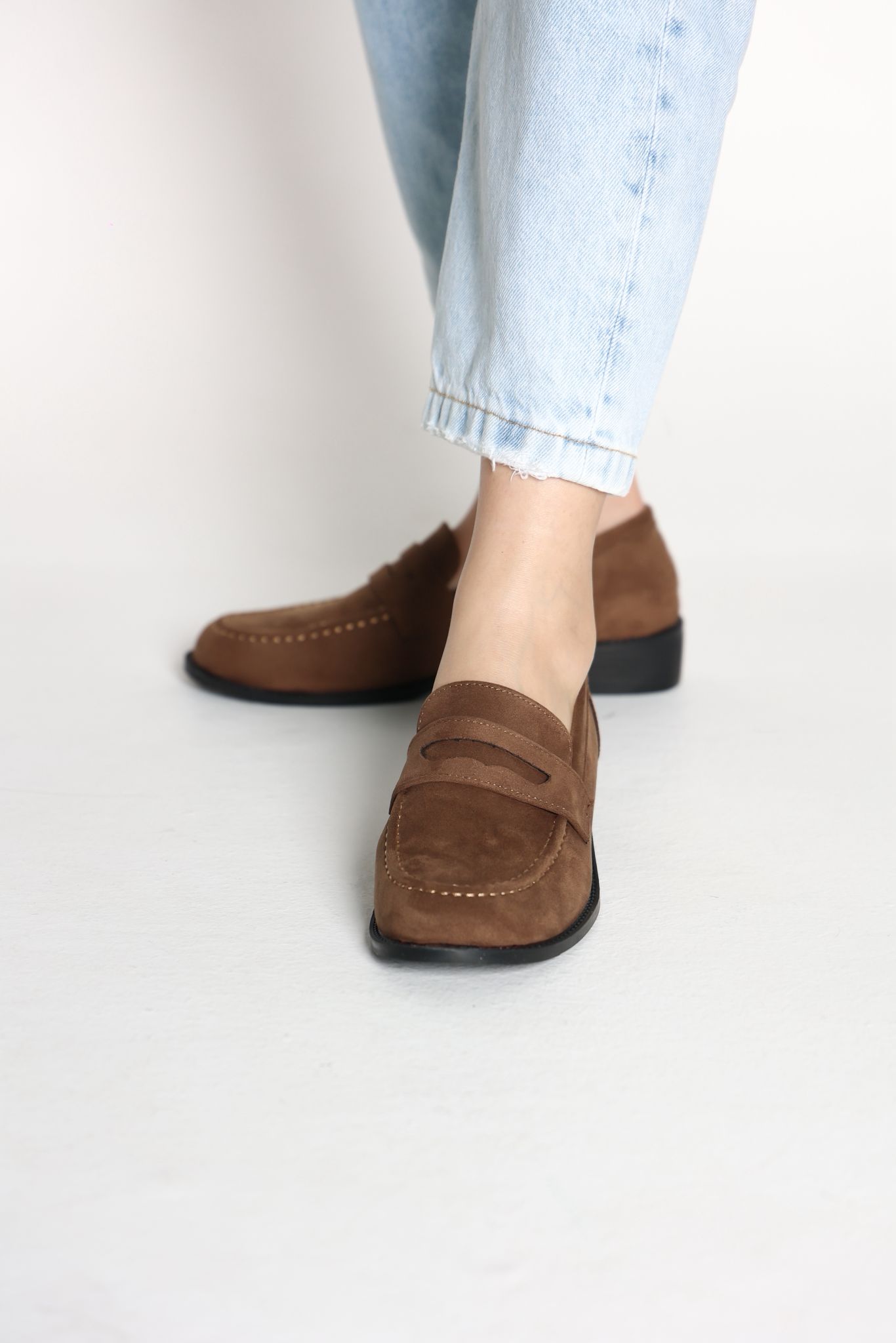 بالرينا باللون البني الفاتح