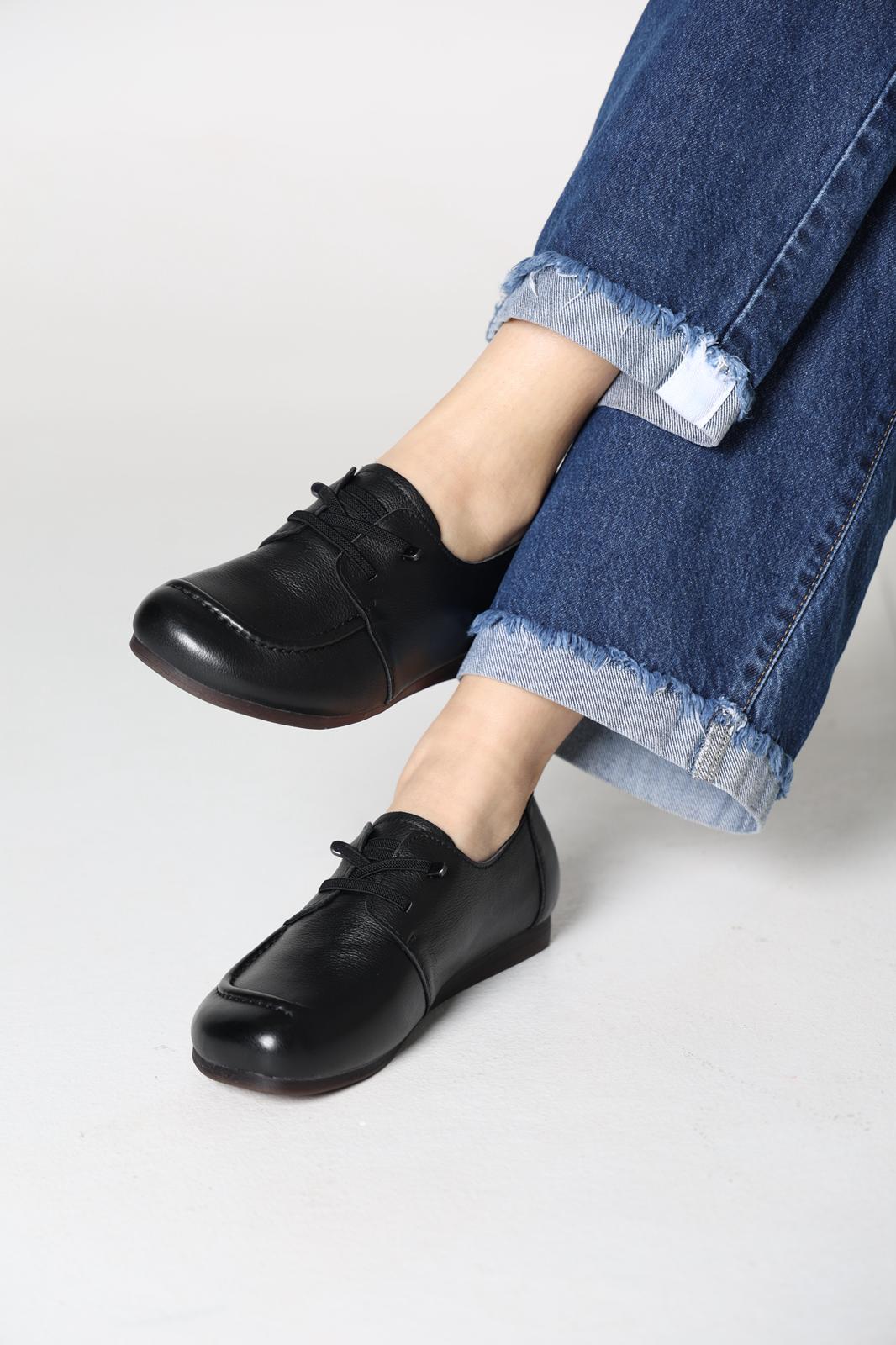 بوت طبي باللون الاسود راحة وثبات طوال اليوم