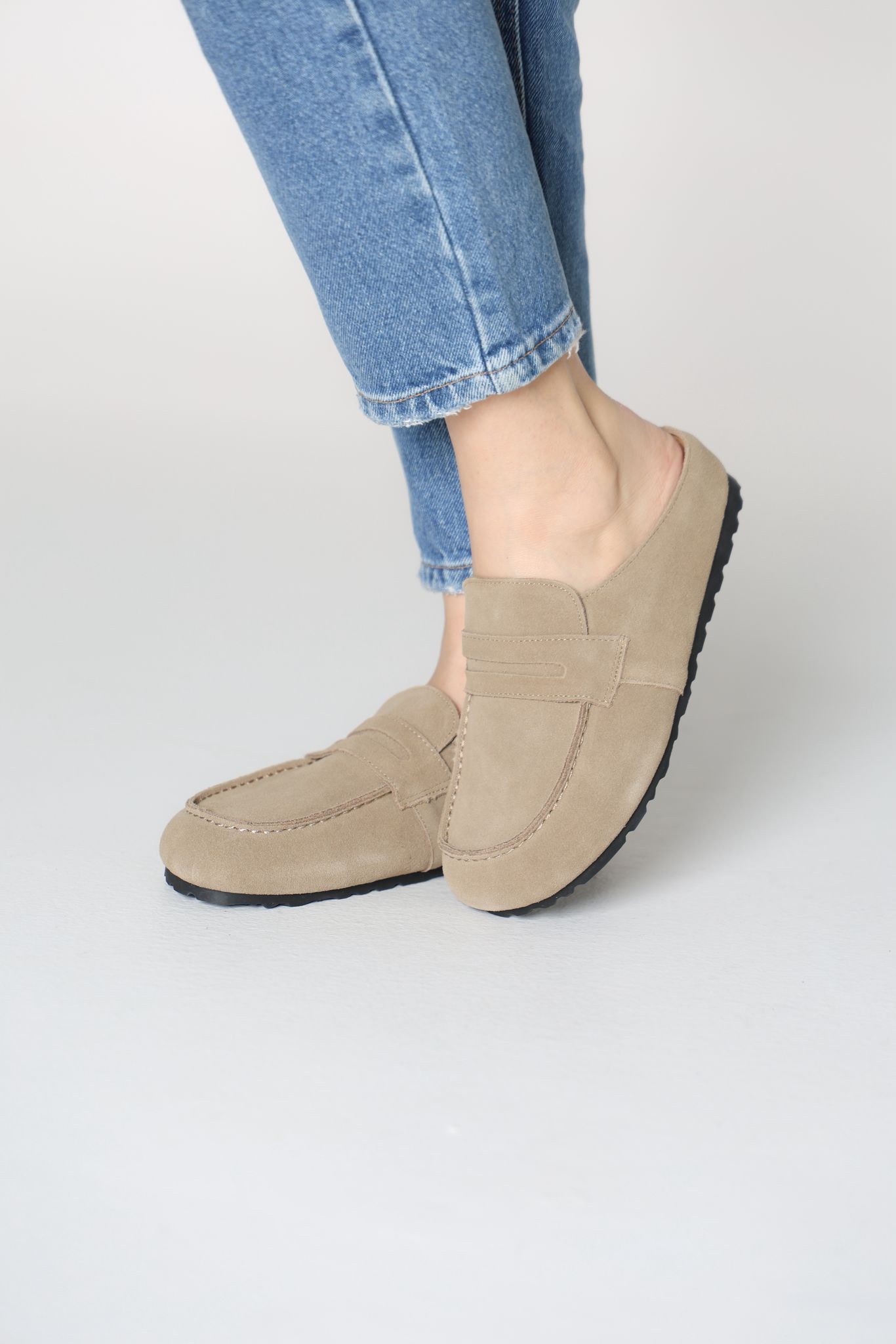 سليبر شمواه باللون البيج