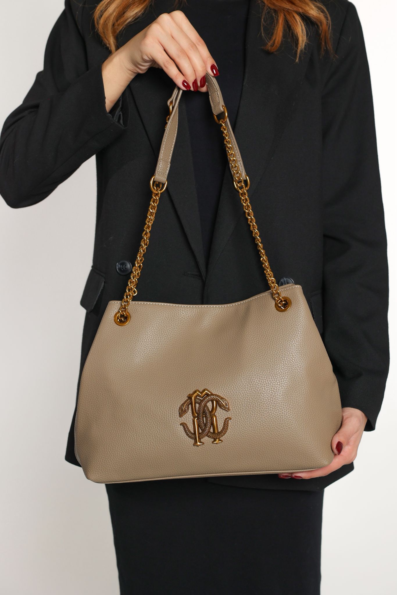 • شنطة Roberto Cavalli  باللون البيج