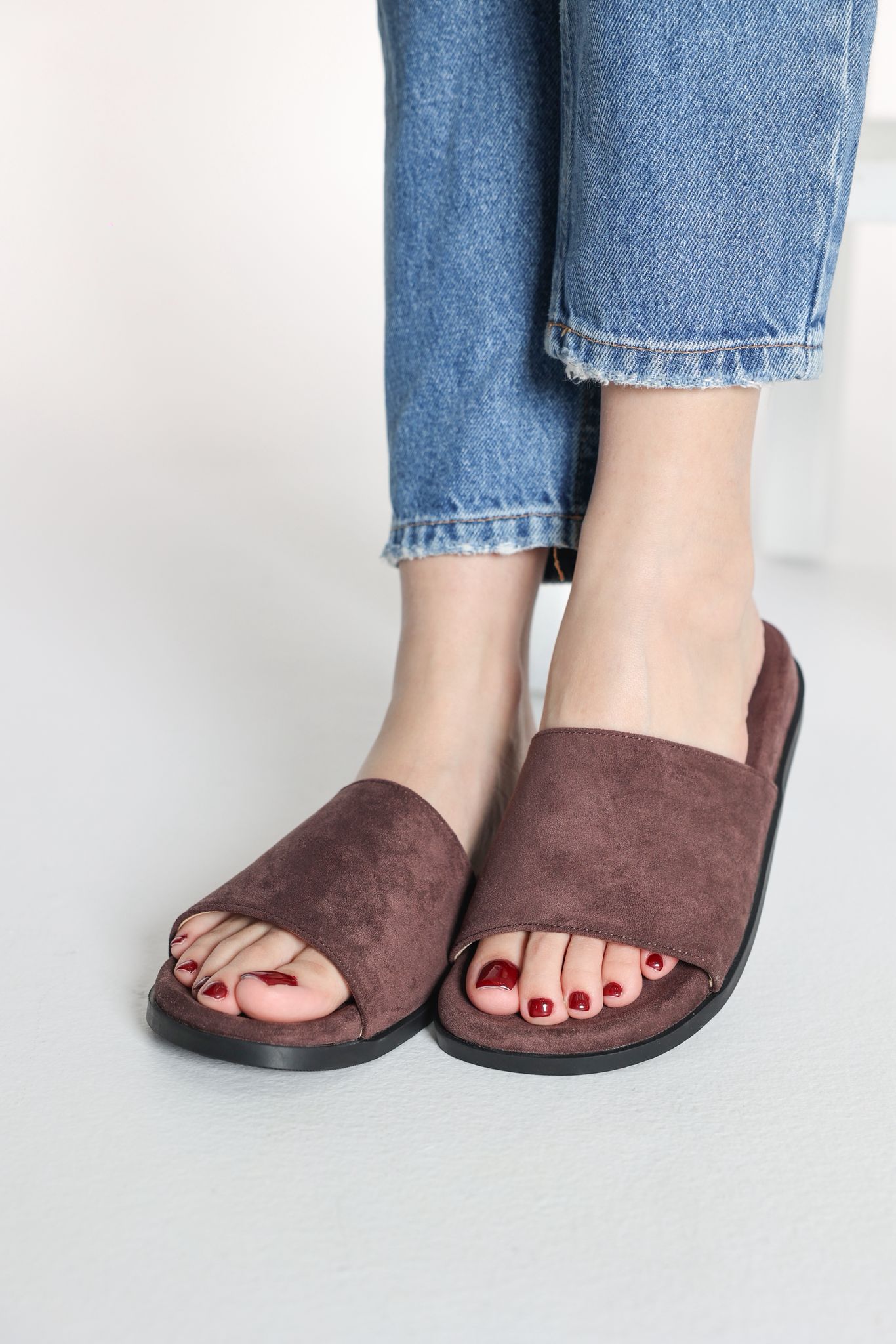 سليبر بني مفتوح