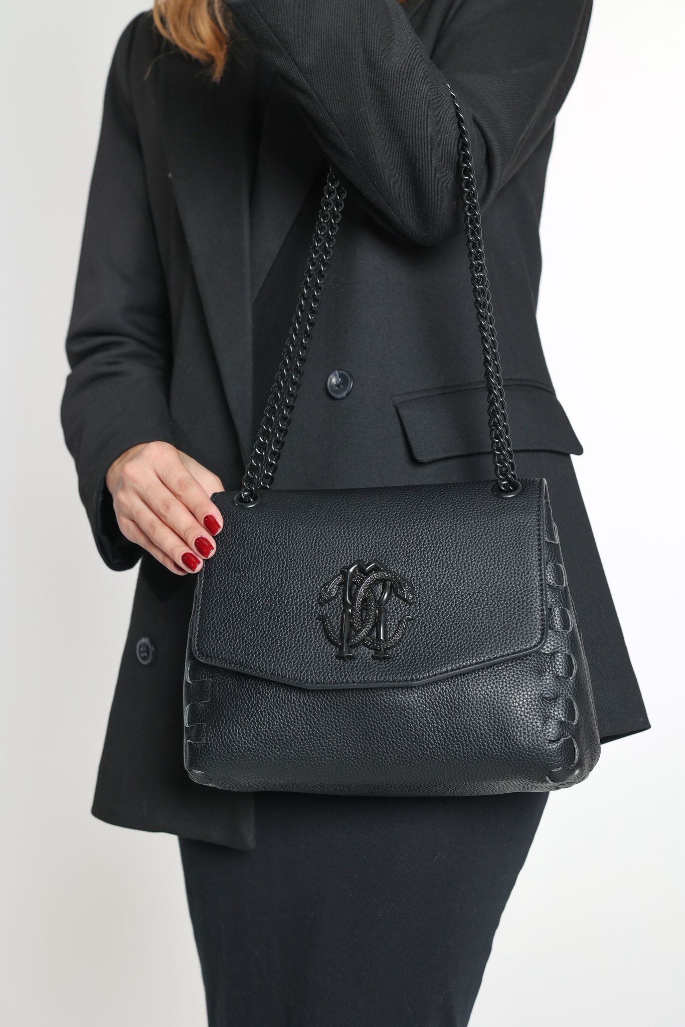 الحقيبه الايطاليه باللون الاسود