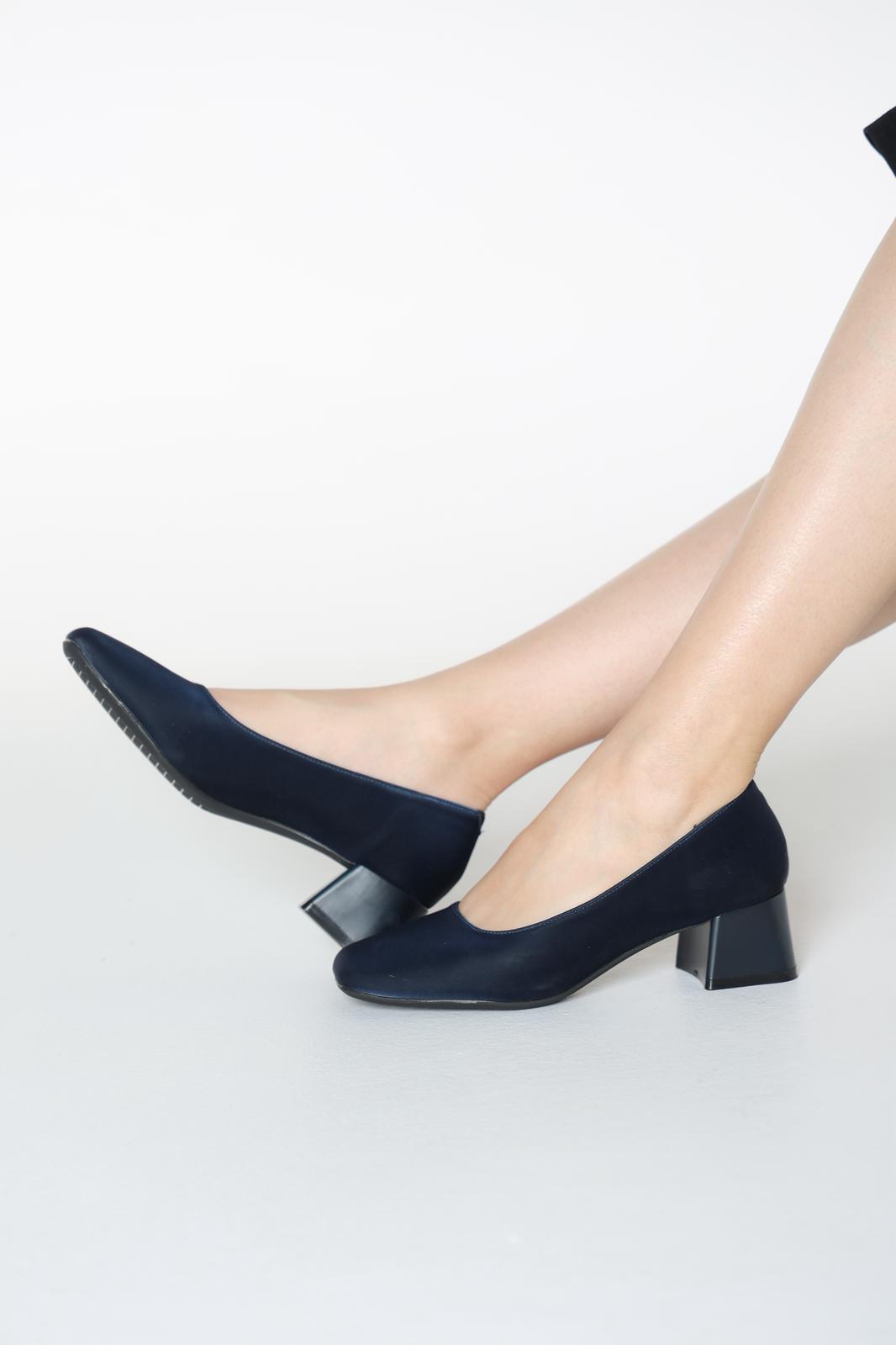 كندره ساتان باللون الكحلي