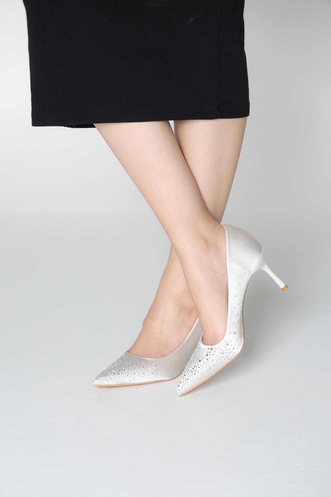 كندره كعب باللون الفضي