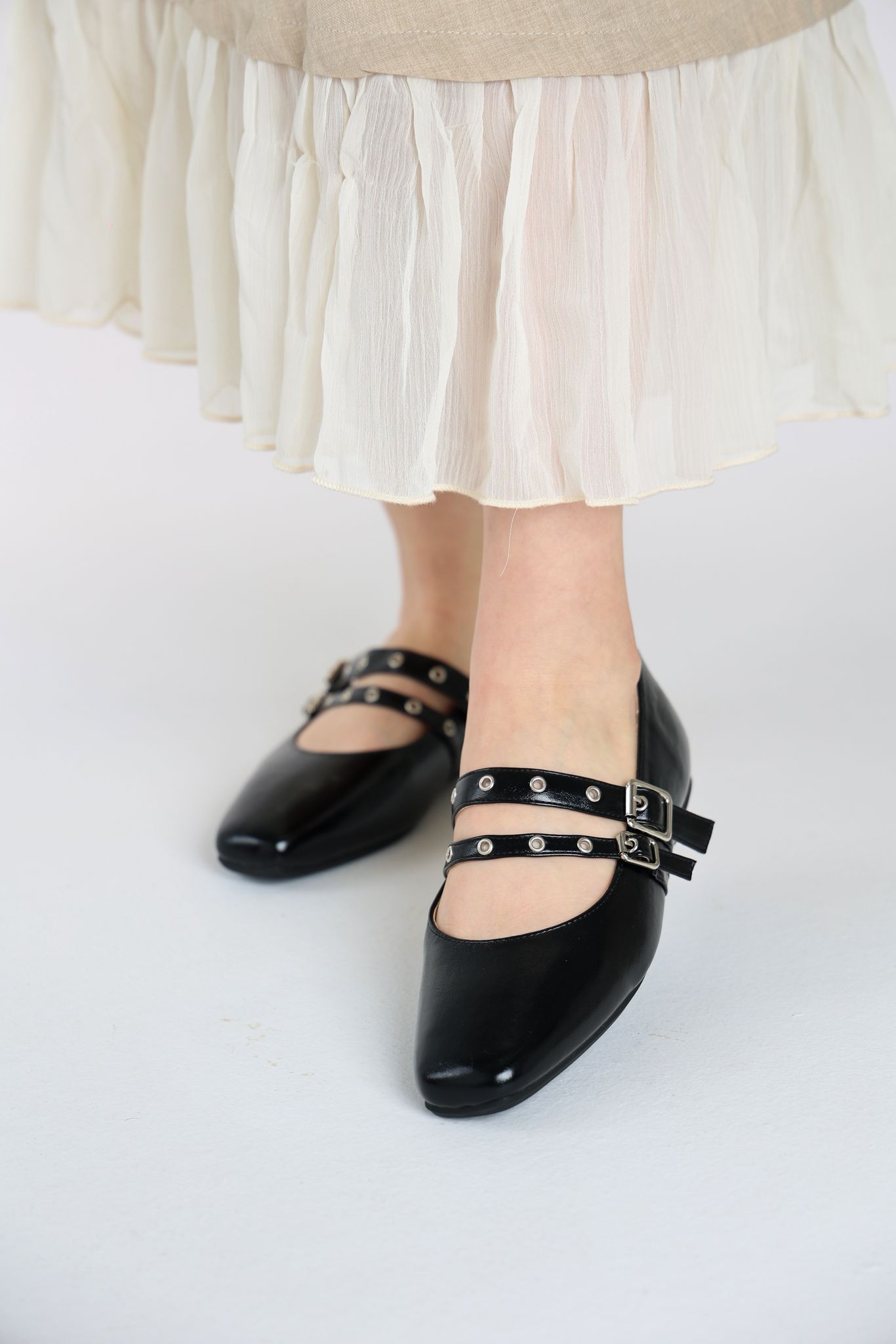 بالرينا باللون الاسود