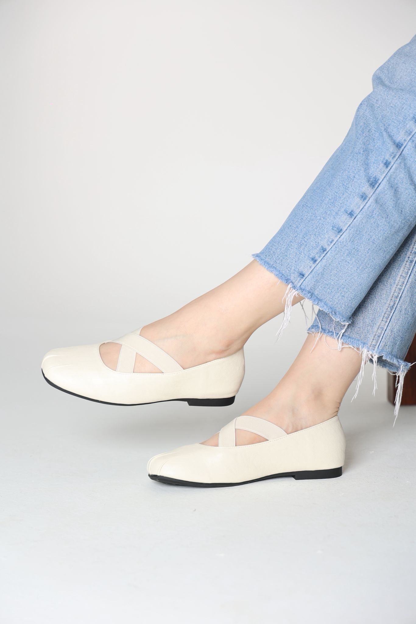 بالرينا باللون البيج