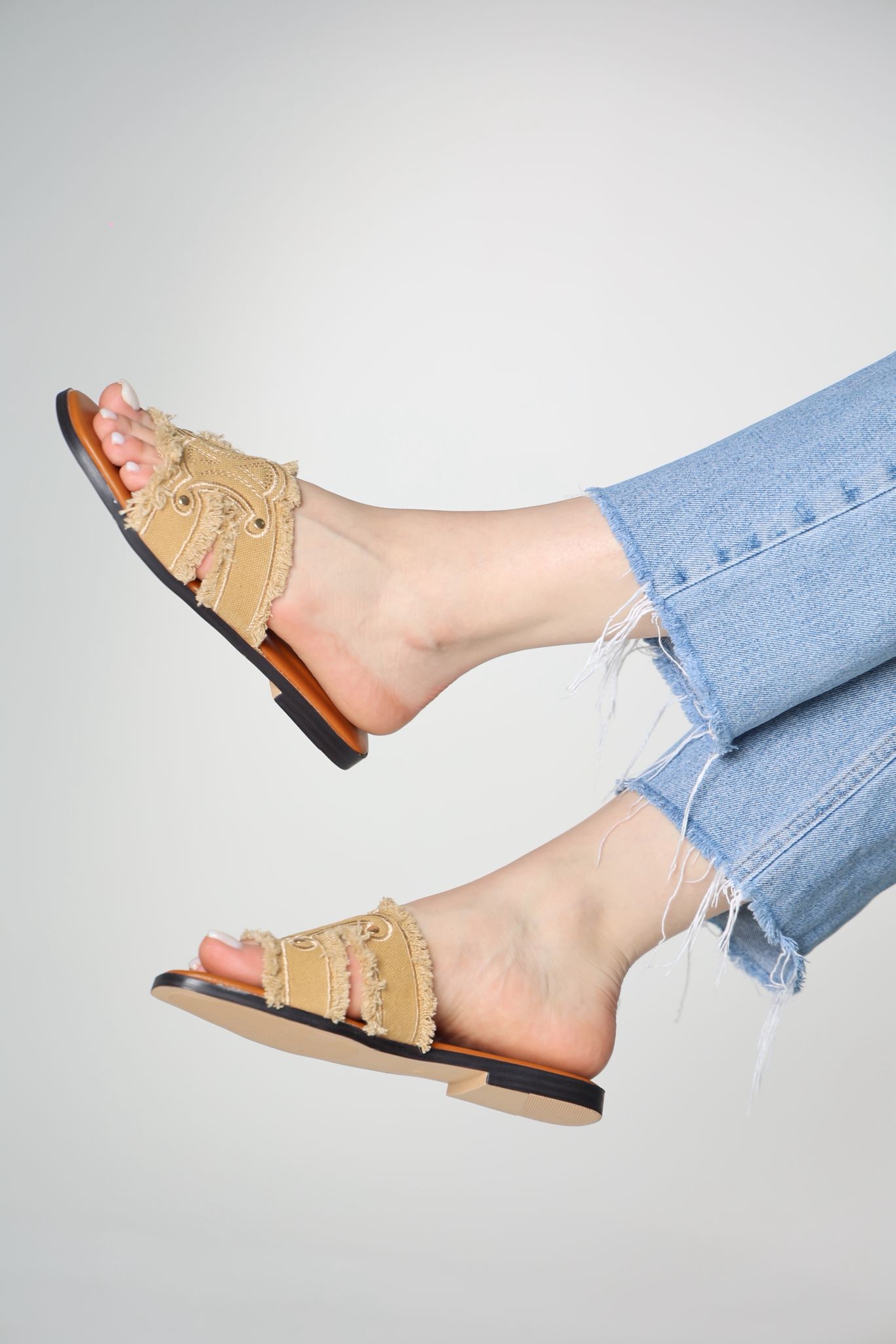 سليبر سيلين باللون الكاميل