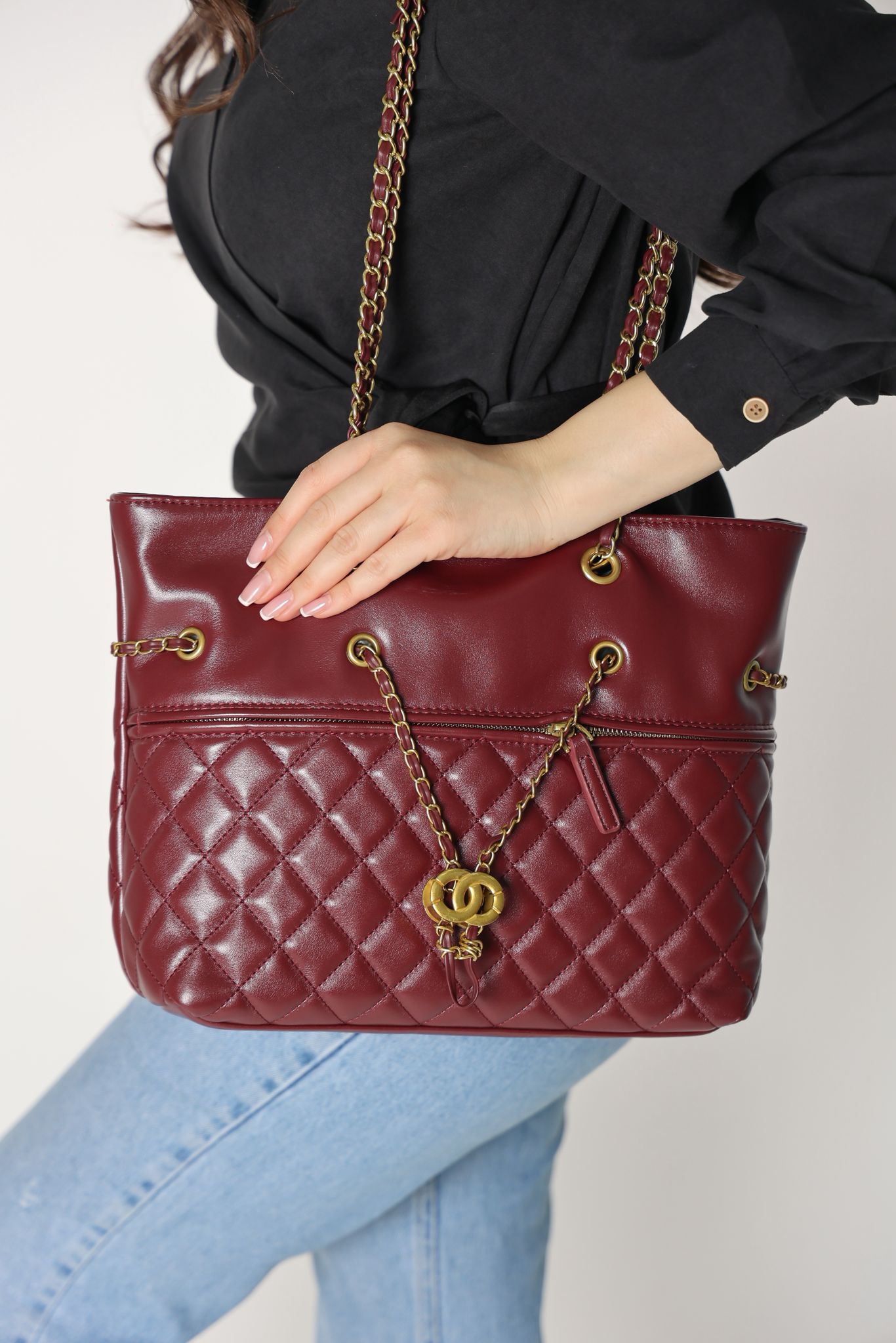 حقيبه شانيل باللون الخمري