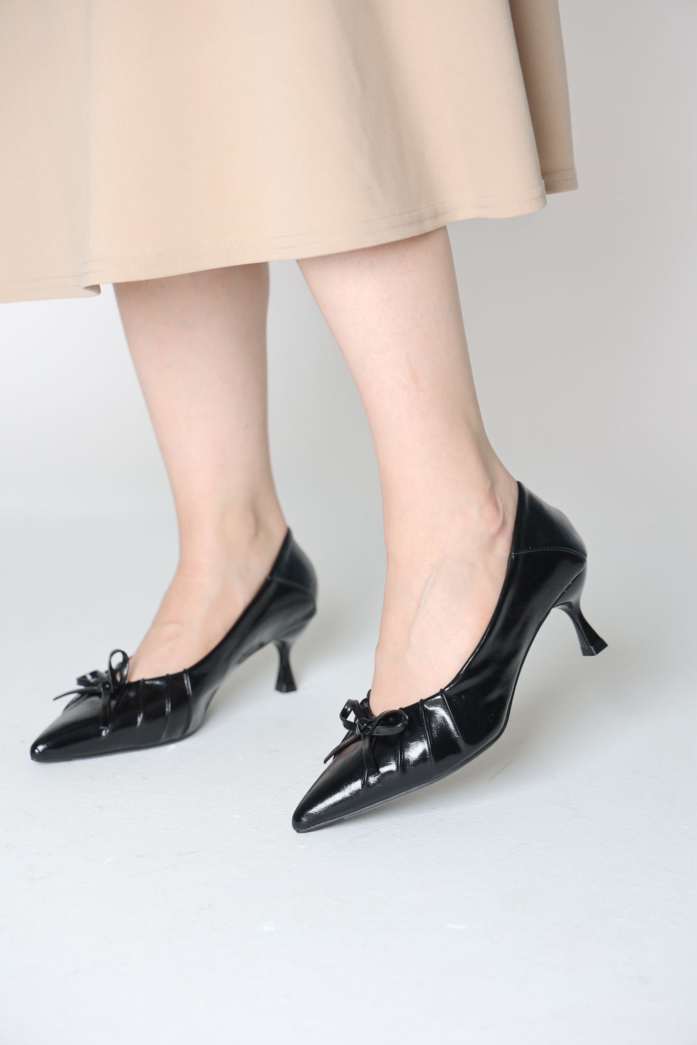 كعب جلد اسود(6سم)