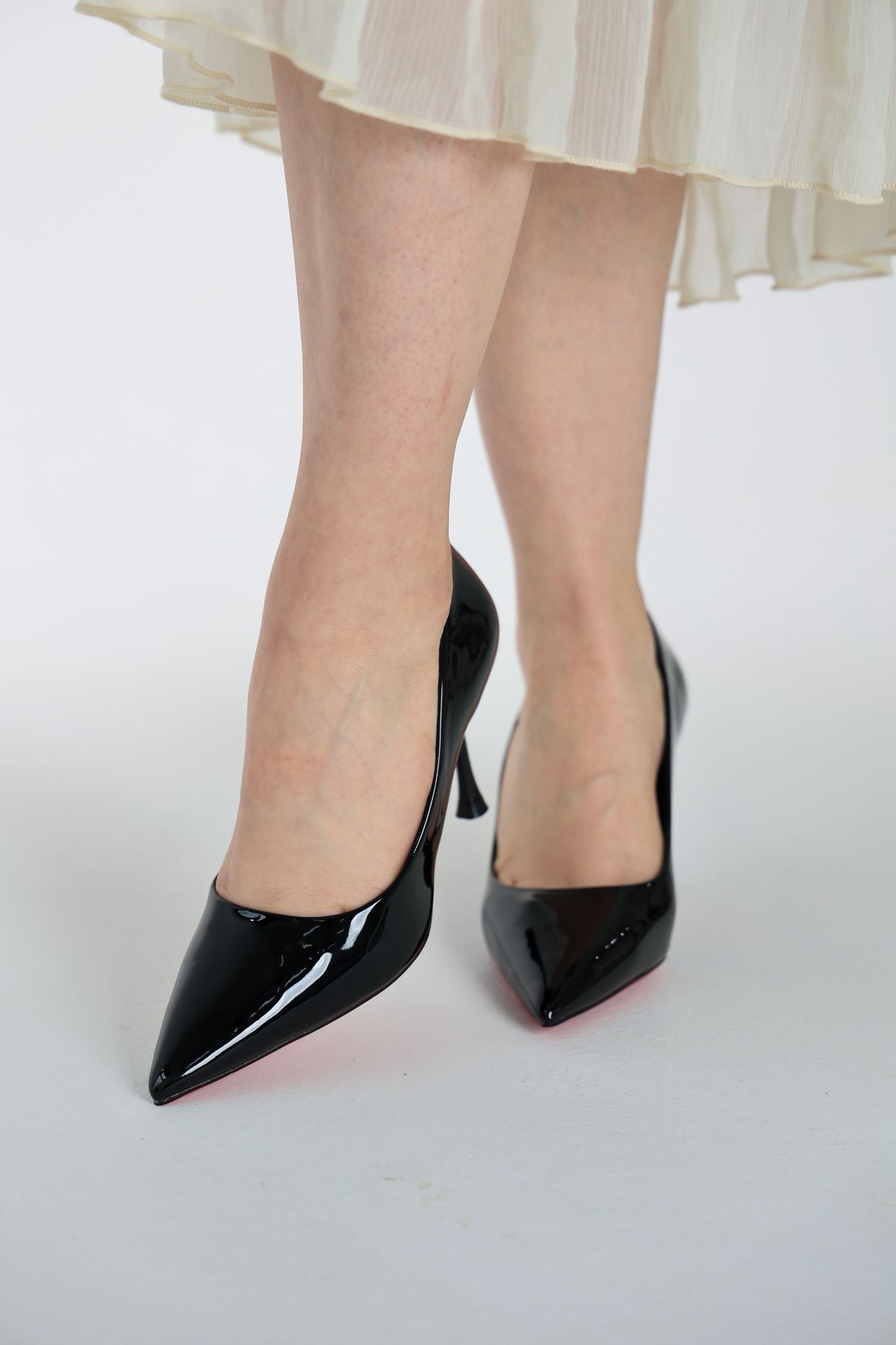 كعب اسود بلمعه